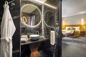 Mamaison Hotel Chain Bridge Budapest