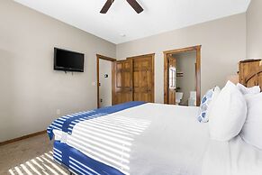 Serenity Oaks Stay for 16!