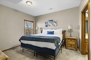 Serenity Oaks Stay for 16!