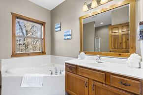 Serenity Oaks Stay for 16!