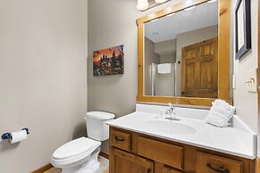 Serenity Oaks Stay for 16!