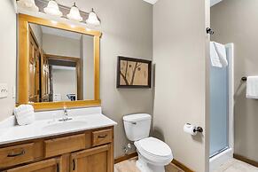 Serenity Oaks Stay for 16!