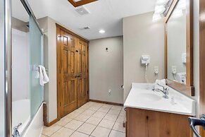 Serenity Oaks Stay for 16!