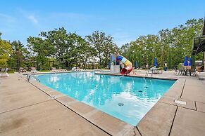 Serenity Oaks Stay for 16!