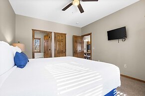 Serenity Oaks Stay for 16!