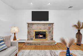 Huge Home w Entertainment Gourmet Kitchen