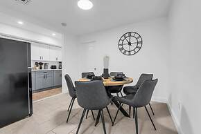 Modern 2 Bdrm Near NYC American Dream Mall