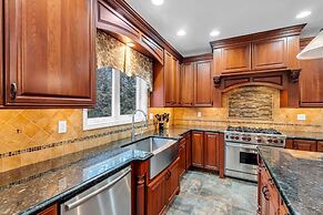 Cozy Private Home W Fireplace Outdoor Kitchen