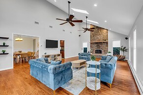 Cozy Private Home W Fireplace Outdoor Kitchen