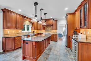 Cozy Private Home W Fireplace Outdoor Kitchen