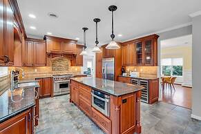 Cozy Private Home W Fireplace Outdoor Kitchen