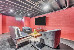 Spring Stay With BBQ Patio hot tub and Calm Vibes
