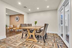 Spring Stay With BBQ Patio hot tub and Calm Vibes