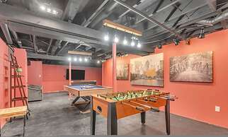 Spring Stay With BBQ Patio hot tub and Calm Vibes