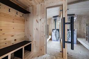 Elegant Spring Stay on Peaceful Retreat