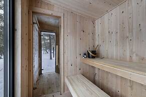 Elegant Spring Stay on Peaceful Retreat