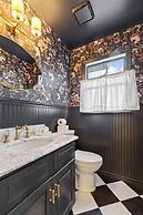 Elegant Spring Stay on Peaceful Retreat