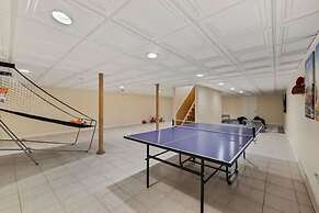 Elegant Spring Stay on Peaceful Retreat