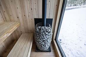 Elegant Spring Stay on Peaceful Retreat