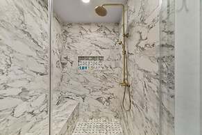 Elegant Spring Stay on Peaceful Retreat