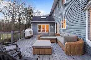 Elegant Spring Stay on Peaceful Retreat