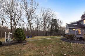 Elegant Spring Stay on Peaceful Retreat