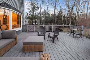 Elegant Spring Stay on Peaceful Retreat