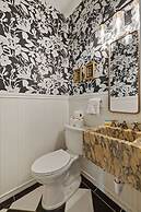 Elegant Spring Stay on Peaceful Retreat