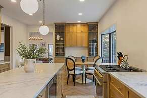 Elegant Spring Stay on Peaceful Retreat