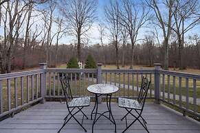 Elegant Spring Stay on Peaceful Retreat