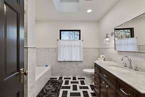 Elegant Spring Stay on Peaceful Retreat