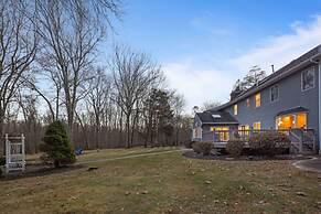 Elegant Spring Stay on Peaceful Retreat