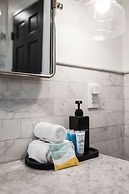 Elegant Spring Stay on Peaceful Retreat