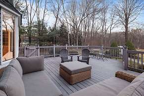 Elegant Spring Stay on Peaceful Retreat