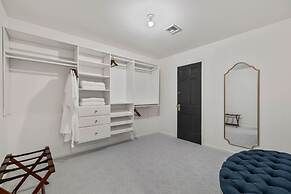 Elegant Spring Stay on Peaceful Retreat