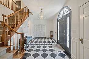 Elegant Spring Stay on Peaceful Retreat