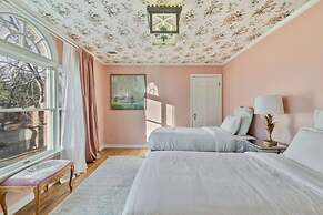 Elegant Spring Stay on Peaceful Retreat