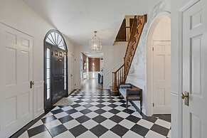 Elegant Spring Stay on Peaceful Retreat