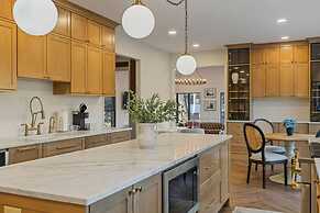 Elegant Spring Stay on Peaceful Retreat