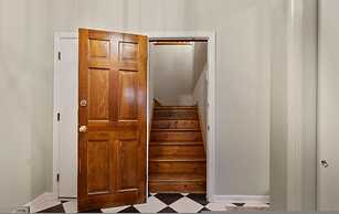 Elegant Spring Stay on Peaceful Retreat