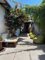 The Cafecito Surf School & Guesthouse