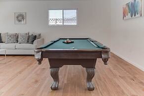 @ Marbella Lane - Boho 'n Sleek Rtreat Pool Tble