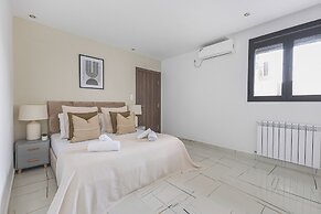 Appartement de 3 pieces a Birkhadem