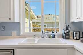 @ Marbella Lane - Modern and Sleek Home in Redwood