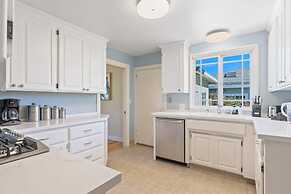 @ Marbella Lane - Modern and Sleek Home in Redwood