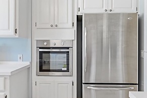 @ Marbella Lane - Modern and Sleek Home in Redwood