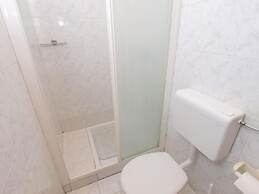 Relaxing Apartment With Outdoor Space in Fažana