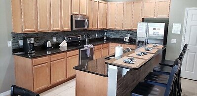 Lux Villa w Pool Spa Games - Near Disney