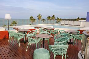 Setai Yacht Comfort - By Almare Flats