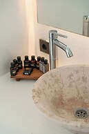 lilium rooms